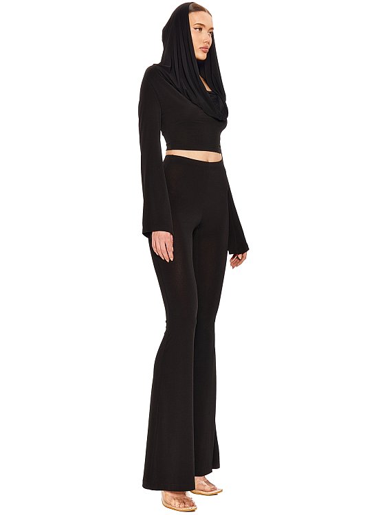 Брюки- клеш с эластичным поясом