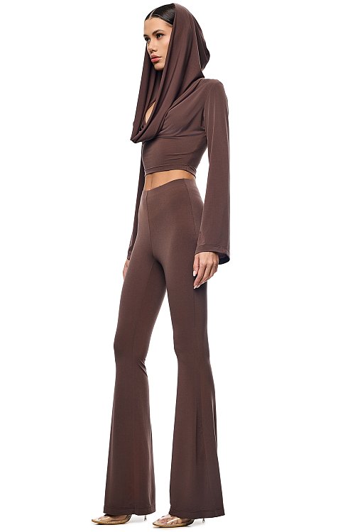 Брюки- клеш с эластичным поясом