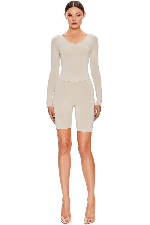 Long-sleeved top