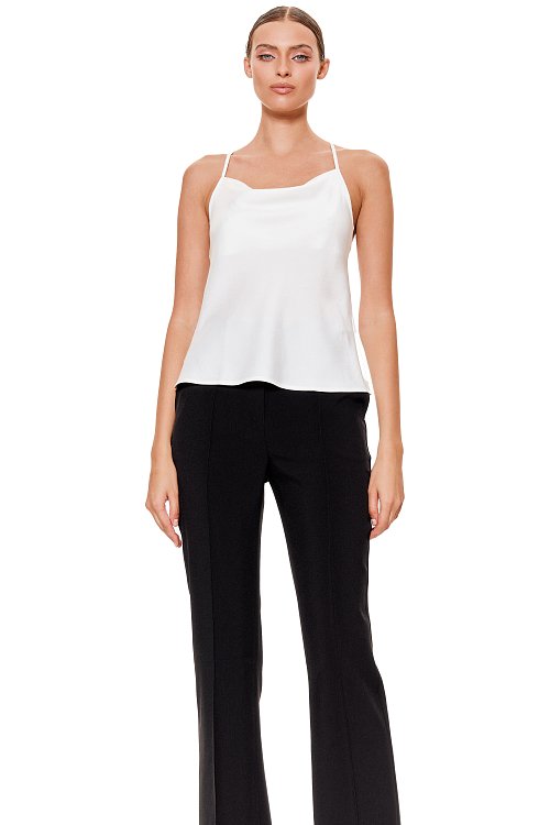 Топ с вырезом качели