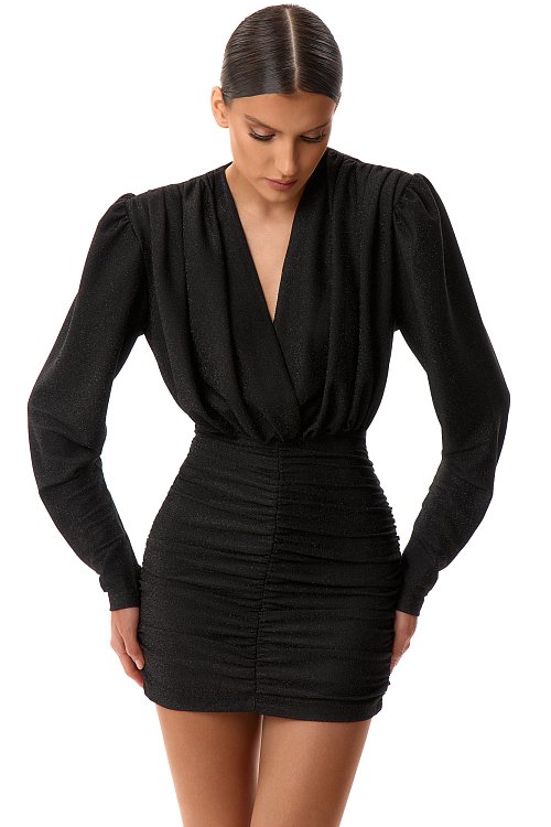 Платье-мини с увеличенными плечами