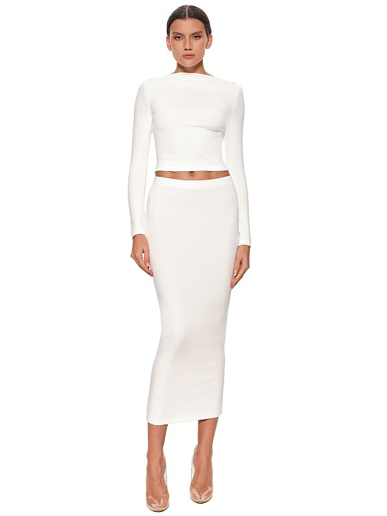 Long sleeve with boat neckline