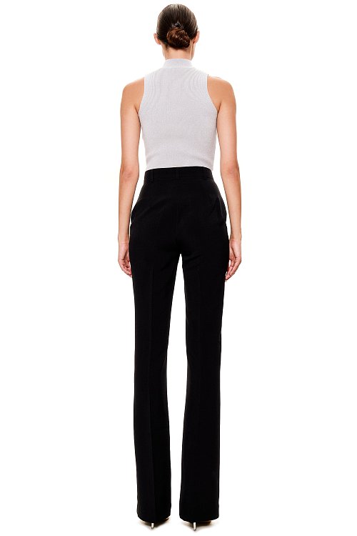 Топ с фигурным вырезом вязаный 